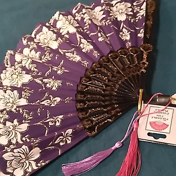 Foldable fan 2×$6 - Picture 3 of 4